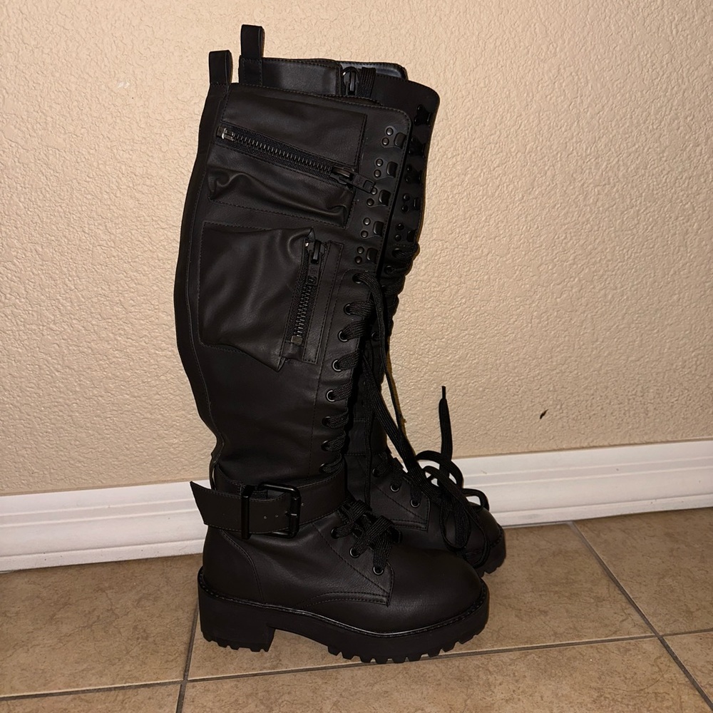 Current mood boots
